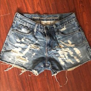 Vintage Levi’s shorts